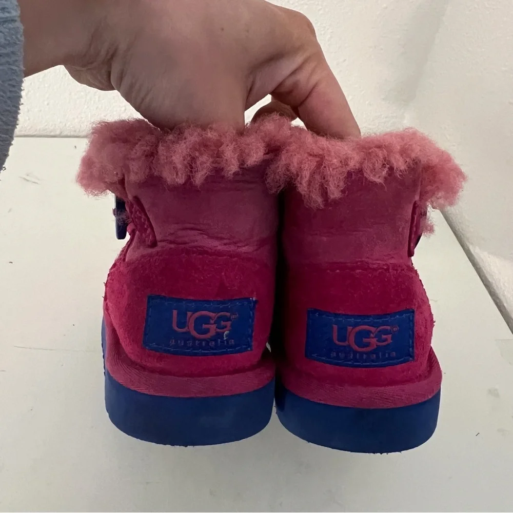 UGG Toddlers Girls size 7 Mini Bailey Button Lizard Winter Boots Fuchsia Pink